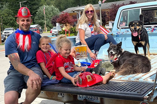4th of July family in truck