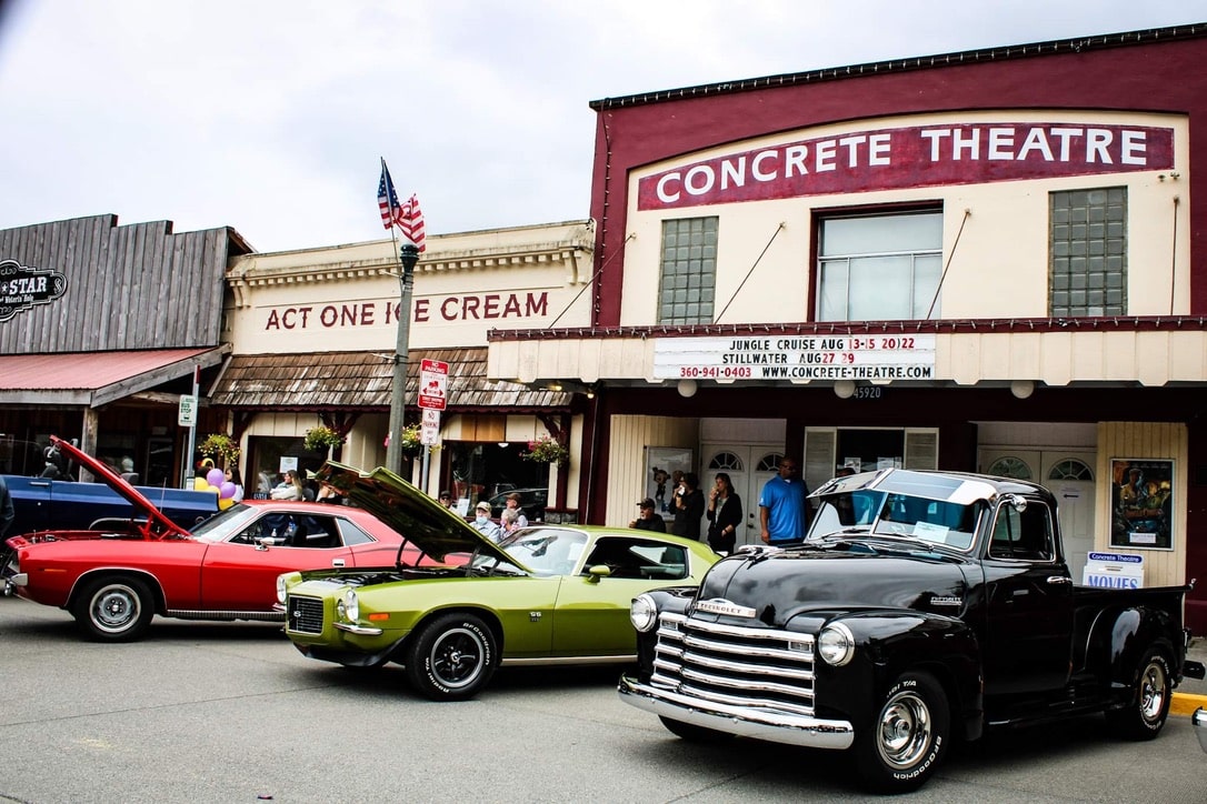 car show in front of act one ice cream